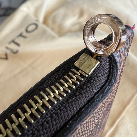 Sold!❤️   Louis Vuitton Neverfull Pouch Mm GM  Damier Ebene w/Crossbody Hardware - Picture 16 of 16